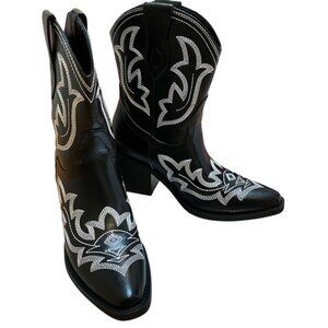 Wetkiss Black vegan leather cowboy boots size 6